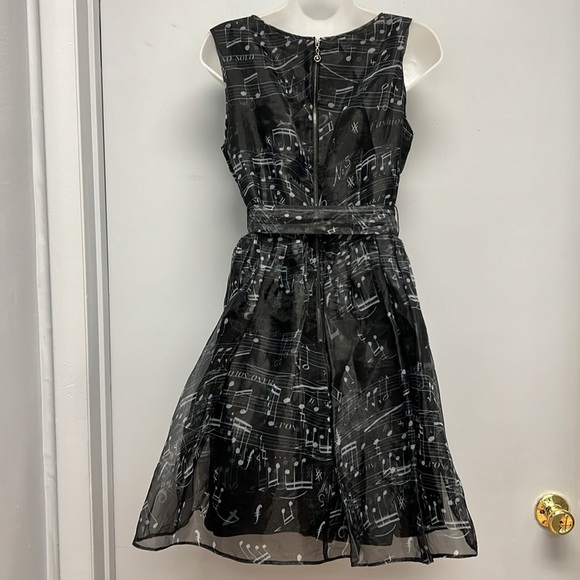 Samuel Dong Women’s Classic Sleeveless Musical Notes Dress Size Small - Picture 5 of 11